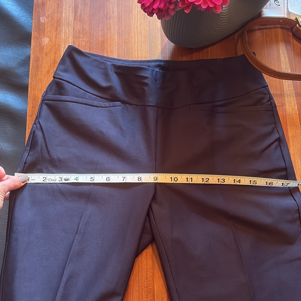 Tail Mulligan Ankle Pant Navy, like new - Picture 7 of 8